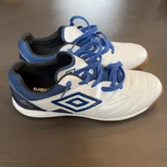 【美品】umbro アクセレイターサラ 27.5 フットサル　インナーシューズ