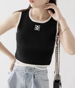 Chico チコ　ワンポイント刺繍ウエストリボンタンク　ブラック