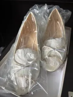 新品　未使用　FABIO RUSCONI ファビオルスコーニ　パンプス ホワイトのサムネイル
