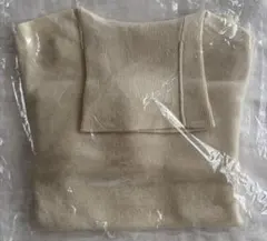 ユニクロ　カシミヤタートルネックセーター S オフホワイト OFF WHITE