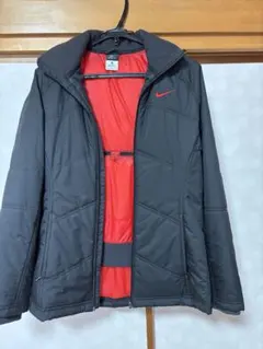 Nike フード付きジャケット 黒/赤　中綿