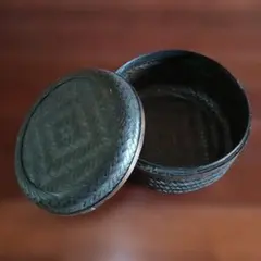 天然素材の丸型バスケット（蓋付き）