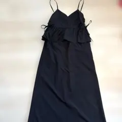 フリル付き黒キャミロングワンピース