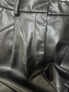 最終値下げZARA ブラックレザーショートパンツUSAサイズのXS