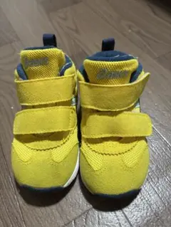 asics スクスク　スニーカー