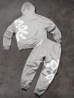 ☆最安値‼️ 新品未使用　売切れ続出　長袖セットアップ　上下セット