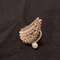 ゴールドカラー パール ユニークなリング