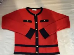 Barneys Newyork ゴールドボタン赤黒バイカラーカーディガンのサムネイル