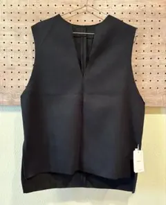 callautia Vネック ベスト 黒 新品