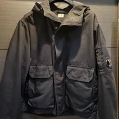 C.P. COMPANY フード付きブラックジャケット