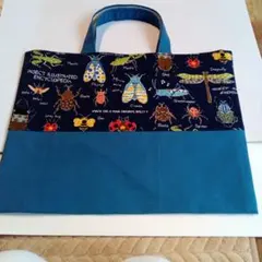 昆虫柄の絵本袋です