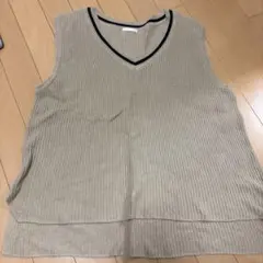 GU Vネック ノースリーブ ニット