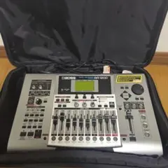 ぼぼ未使用品 ZOOM R8 マルチトラックレコーダー 本体 ケース付き
