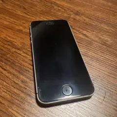 Apple iPhone SE シルバー 本体