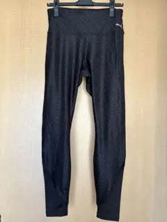 Puma パターン入り ブラックレギンス　Lサイズ