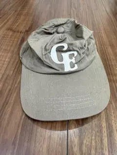 Good Enough 初期 キャップ カーキのサムネイル