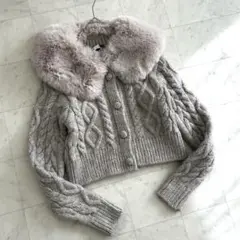 【美品】ZARAファー襟付きカーディガン　ベージュ ケーブル編み　クロップド丈