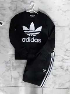 adidas ブラック スウェットセット　130センチ