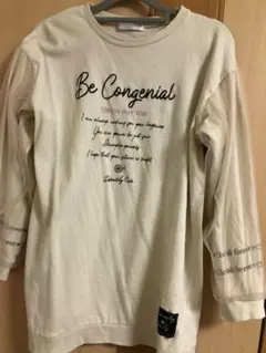 クリーム色 長袖トレーナー メッセージプリント