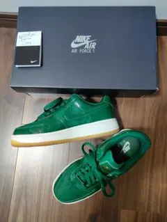 NIKE AIR FORCE 1 グリーン