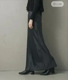 サテン フレアロングスカート ブラック　アイライン