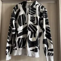 Nike グラフィックパーカー Mサイズ ホワイト/ブラック