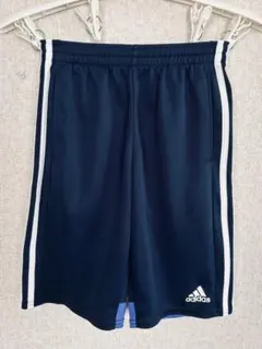 adidas ハーフパンツ　ネイビー　140