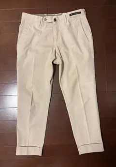 ベージュ スラックス