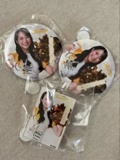 若鷹ガチャ 缶バッジ アクリルキーホルダー momoka 3点セット