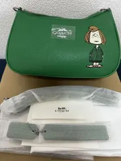 新品・未使用コーチCOACH グリーン ショルダーバッグ スヌーピー 2026年最新】coach スヌーピー ショルダーバッグの人気アイテム - メルカリ