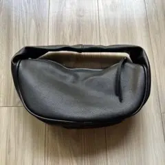 ハーフムーンバッグ　ブラック