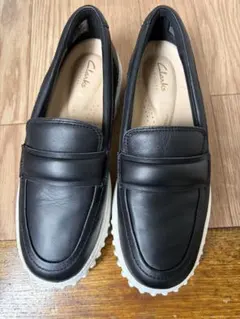 極美品 Clarks クラークス メイヒルコーブ ローファー ブラック レザー