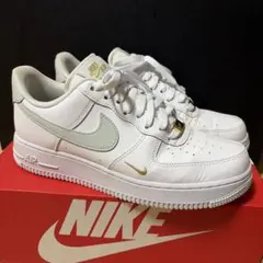 NIKE AIR FORCE 1 スニーカー
