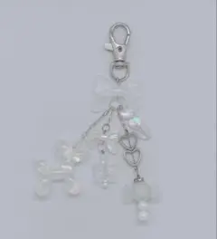 ビーズキーホルダー　ホワイトリボン