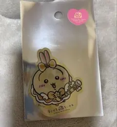 まじかるちいかわ　スマホに貼れるサイズのホログラムステッカー　うさぎ