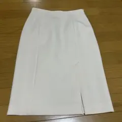 ベラルディ　オフホワイト　膝丈スカート　オフィスワークのサムネイル
