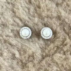 ★新品未使用★ パール調ストーン スタッドピアス 両耳用