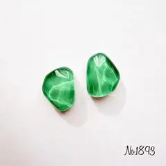 No.1893 グリーン レジンピアス イヤリング ハンドメイドアクセサリー