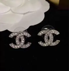 Y-11☆美品☆ファッションピアス