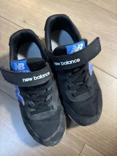 new balance キッズスニーカー ブラック/ブルー 19.5センチ