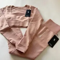 新品 ピンク クロップドセットアップ Sサイズ
