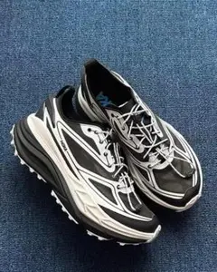 HOKA スニーカー ブラック ホワイト 27.5cmのサムネイル