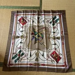 装飾的な武器デザイン スカーフのサムネイル