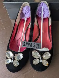 ANNA SUI ブラックパンプス 蝶モチーフ　24cmのサムネイル
