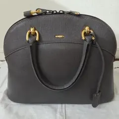 お洒落な鍵付き　グレー革ハンドバッグ