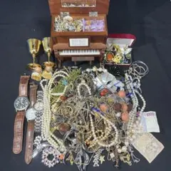 PB257 アクセサリーいろいろ　整理品　約2.5Kg SEIKO 金箔など