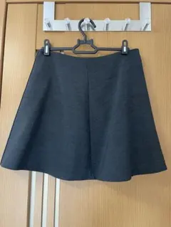 【新品未使用】Calvin Klein ダークグレー フレアスカート38号のサムネイル