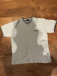 グレー Vネック Tシャツ ロゴ刺繍