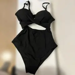 ブラックワンピース水着 クロスデザイン