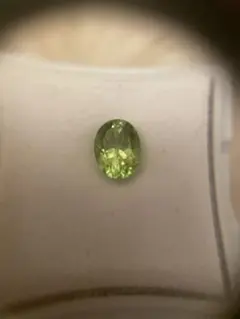 ペリドット　1.39ct